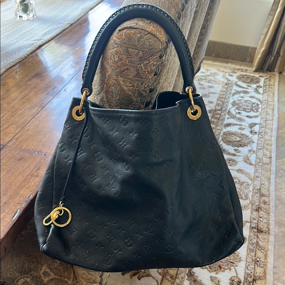 Handbags - 🌸HP🌸Louis Vuitton empreinte leather artsy MM Blue Designer Tote Bag